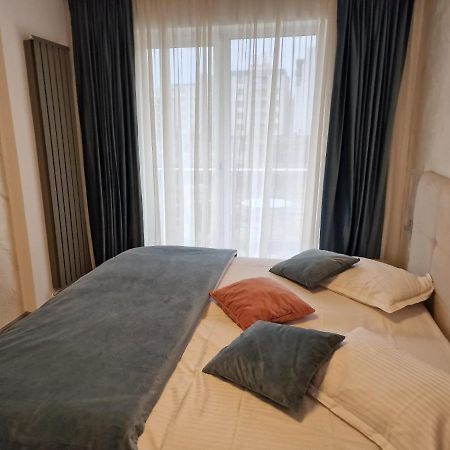 Livia Apartment นาโวดาริ ภายนอก รูปภาพ